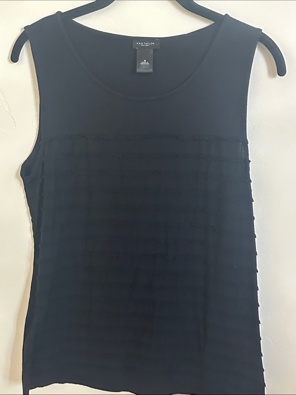 Ann Taylor Factory Navy Sleeveless Tank Top with Scallop Detail Size Medium